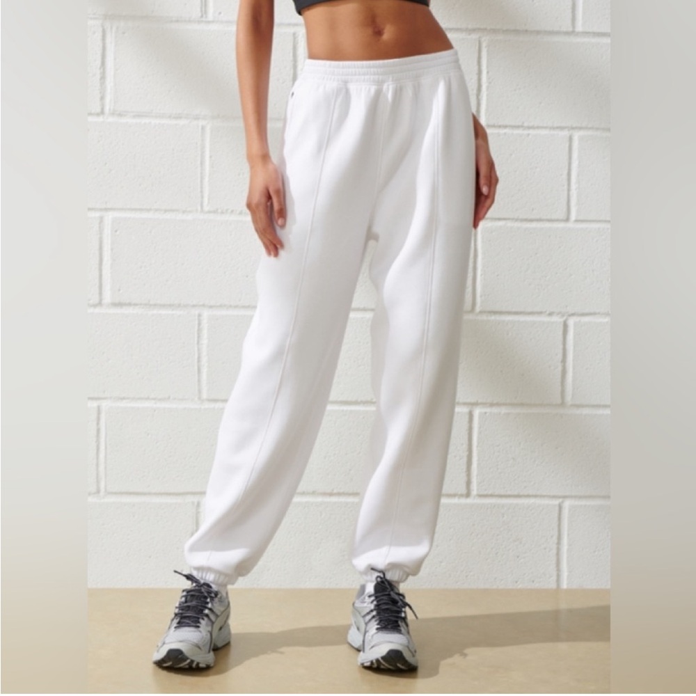 NWT Abercrombie & Fitch A&F YPB | neoKNIT Cinched Hem Pant | White
